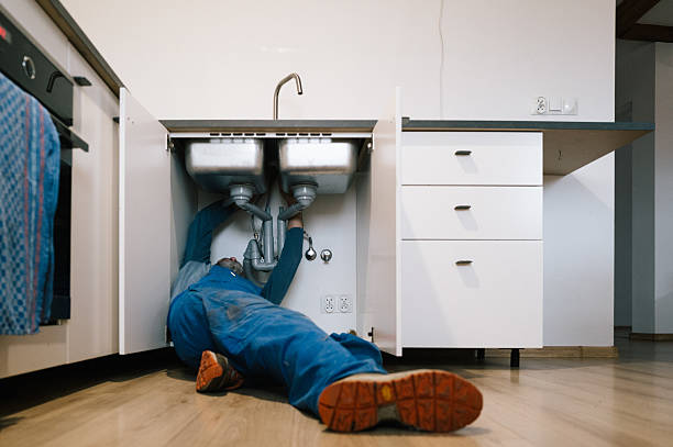 Professional Leak Detection technician working in Bypro, KY